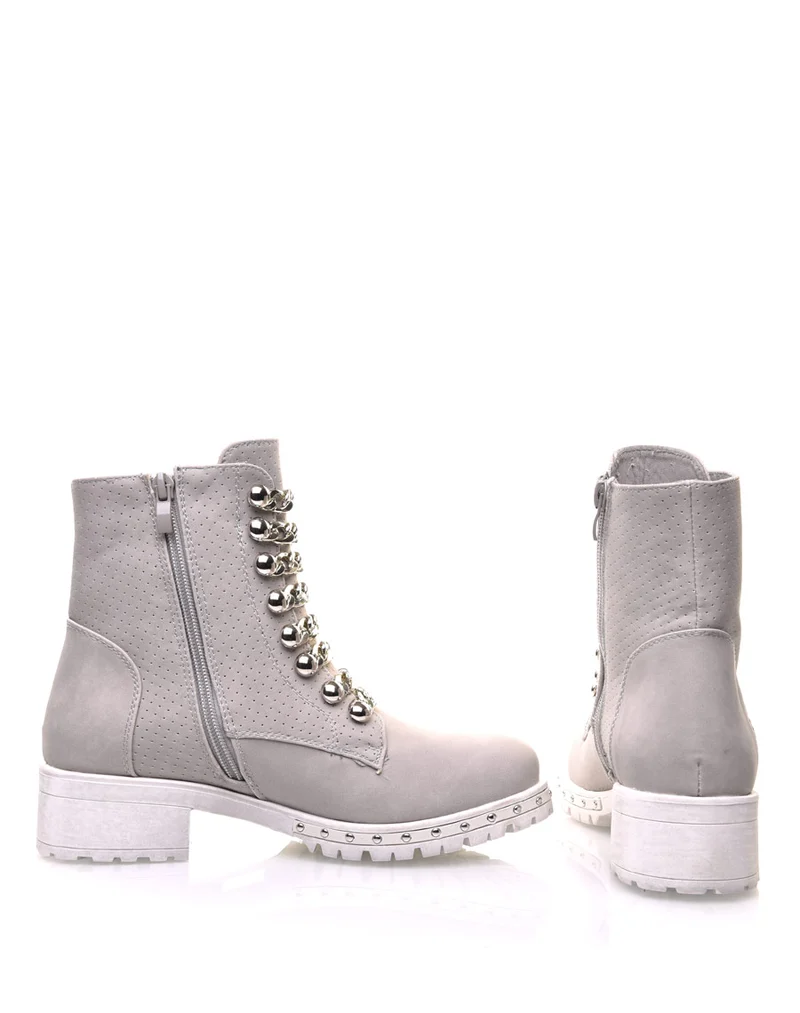 Bottines grises mattes avec chaînes