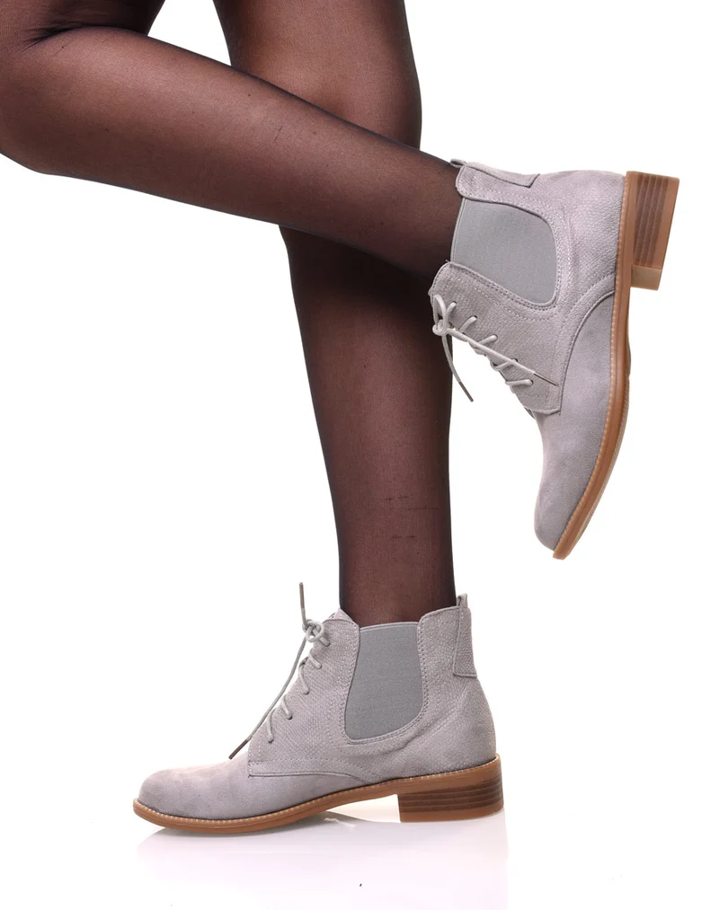 Bottines grises en suédines et à lacets