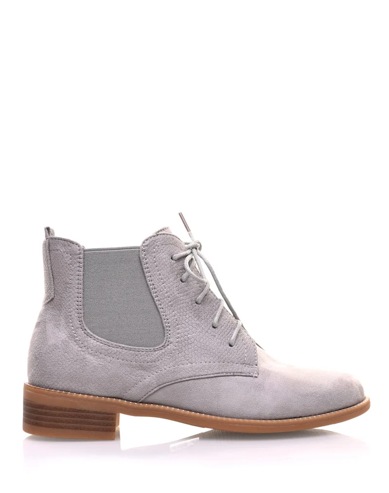 Bottines grises en suédines et à lacets