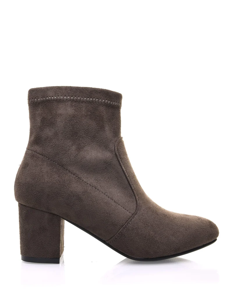 Bottines kaki entièrement en suédine talons épais mi haut