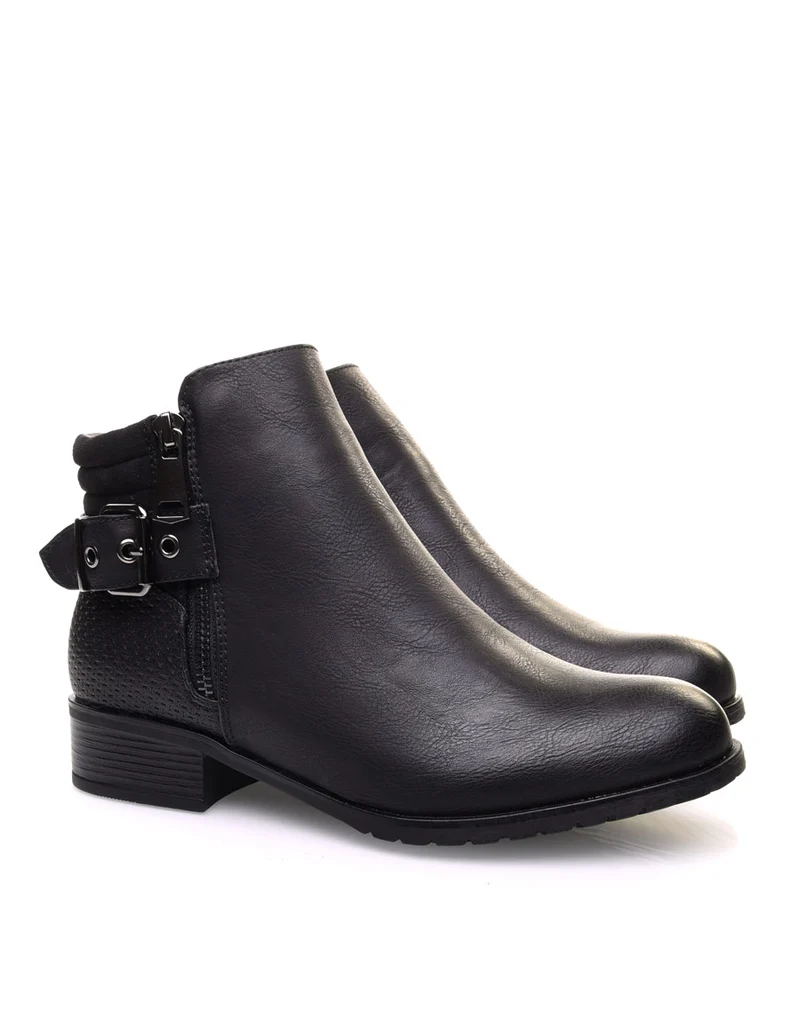 Bottines noires à talons et fermetures zippées
