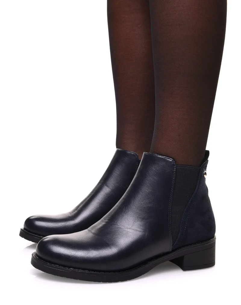 Bottines bleues avec élastique bicolore à l’arrière