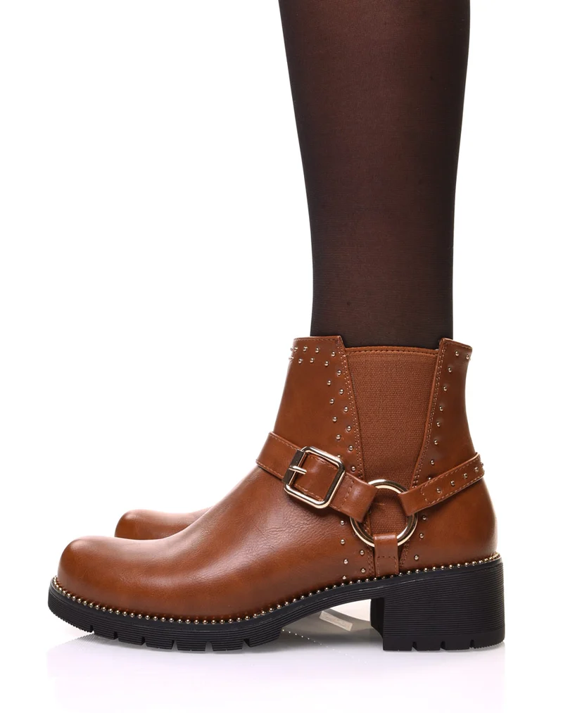 Bottines camelles à sangle décorative avec anneau