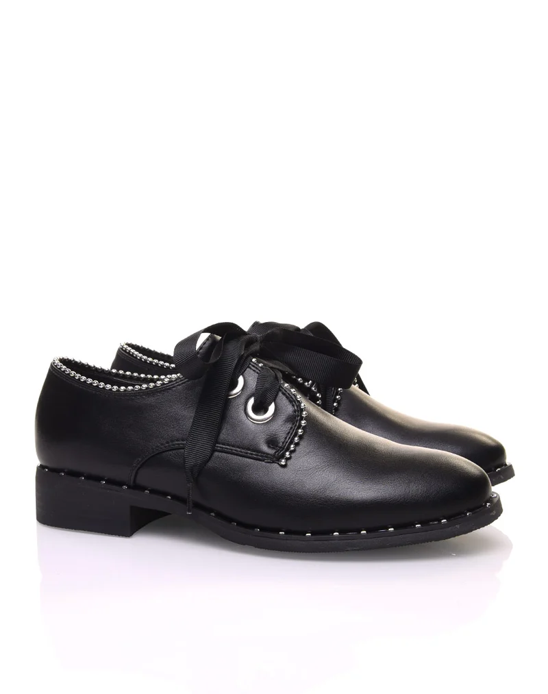 Derbies noires cloutés