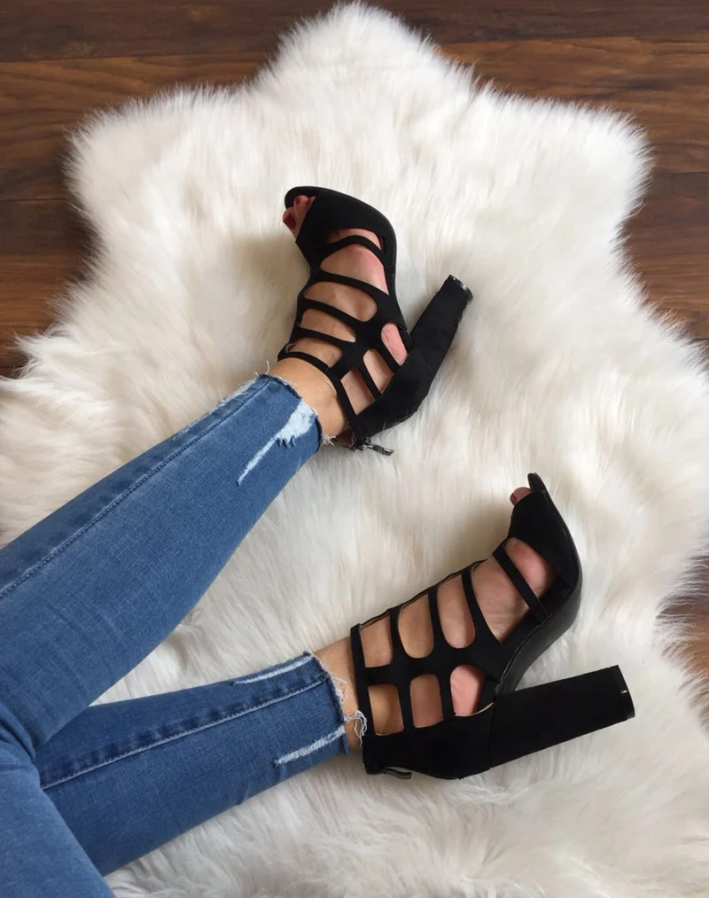 Sandales à talons en suédine noires