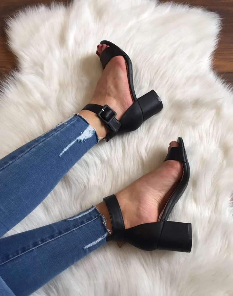 Sandales à talons noires