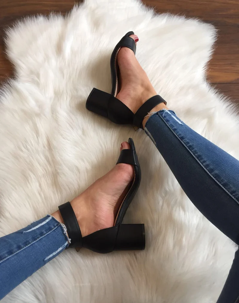 Sandales à talons noires