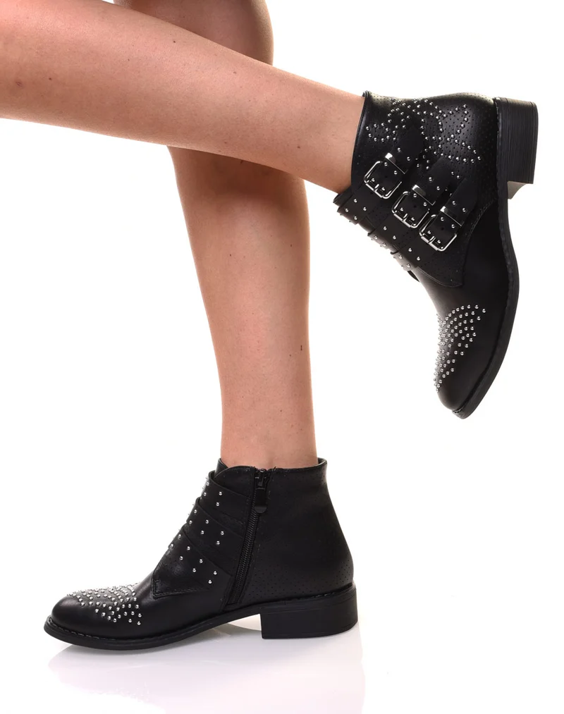 Bottines noires cloutées
