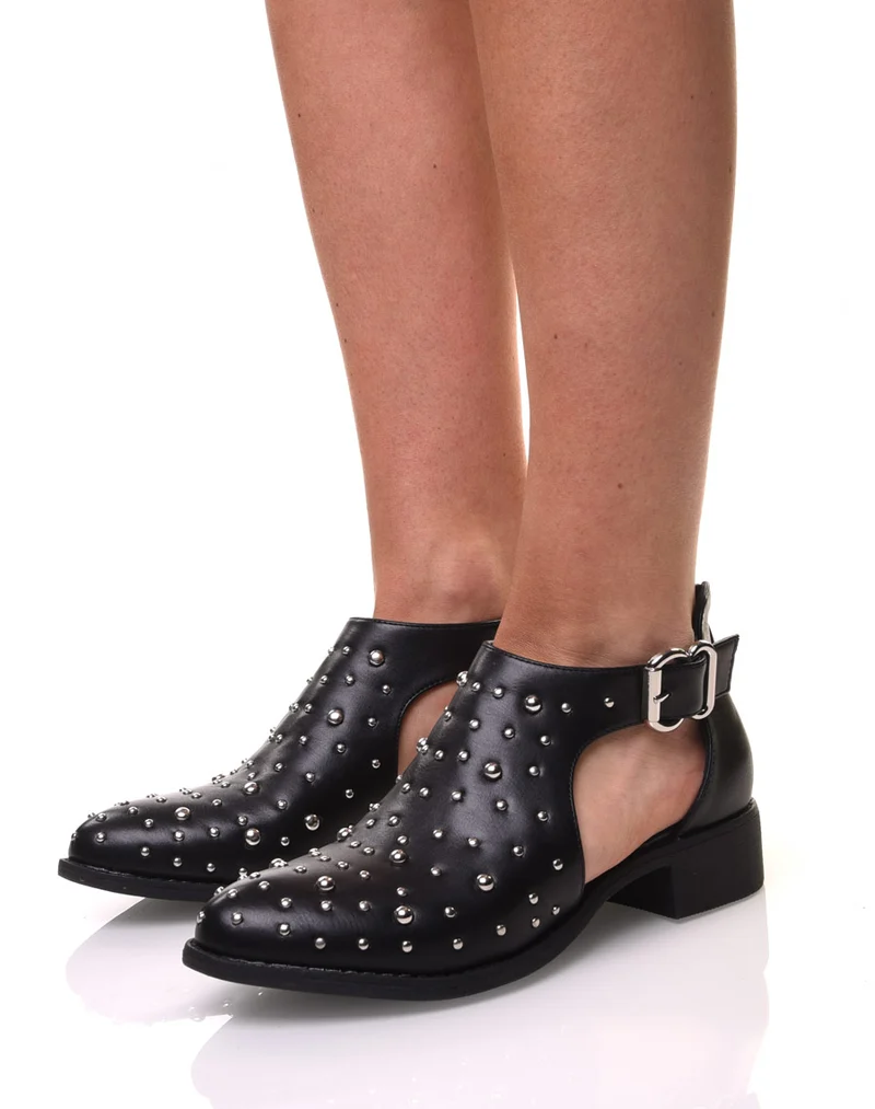 Bottines noires cloutées