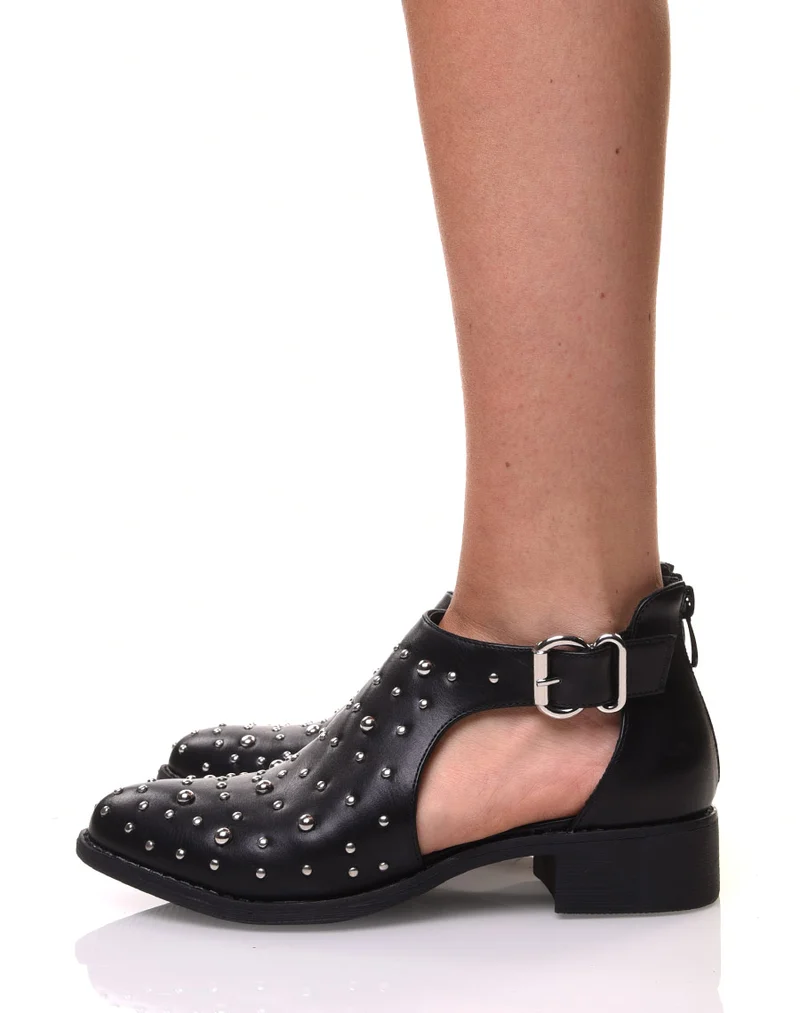 Bottines noires cloutées
