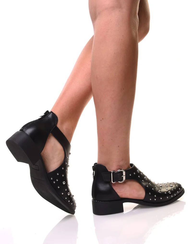 Bottines noires cloutées