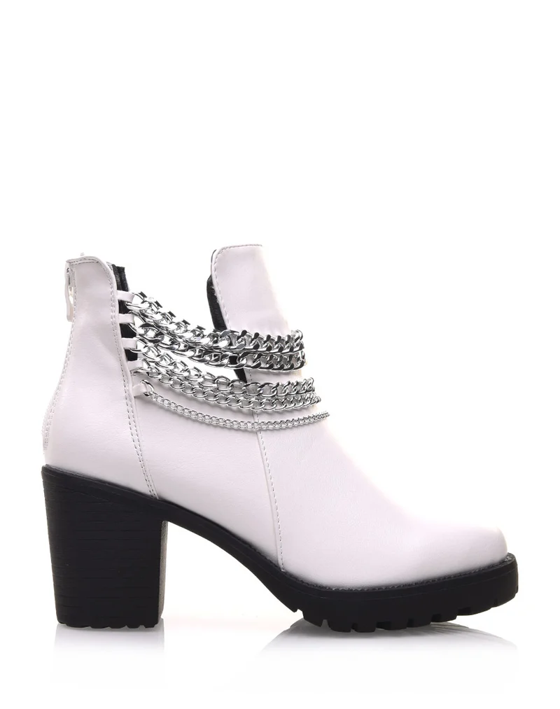 Bottines blanches avec des chaines