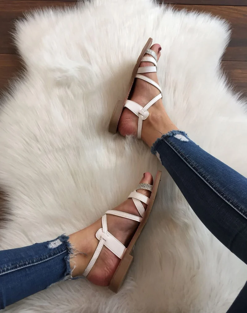 Nu-pieds multi-lanières croisés blancs
