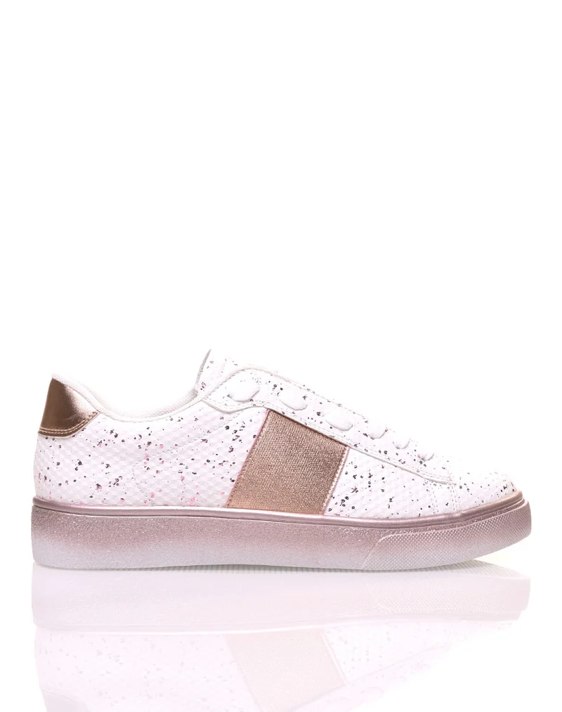 Baskets blanches tachetés rose