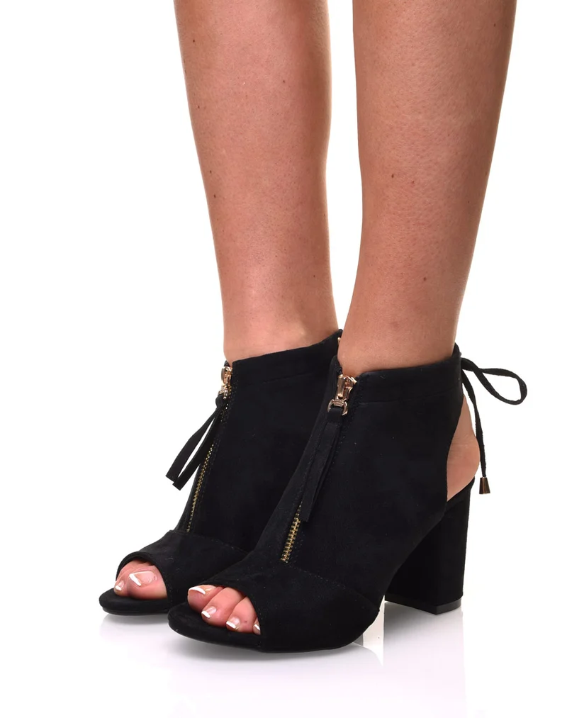 Sandales noires à talons à fermeture avant
