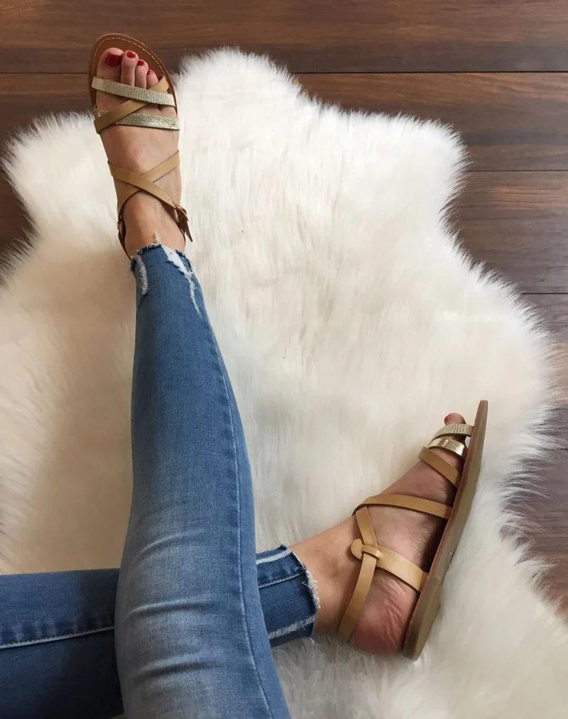 Sandales multi-bride croisée beiges