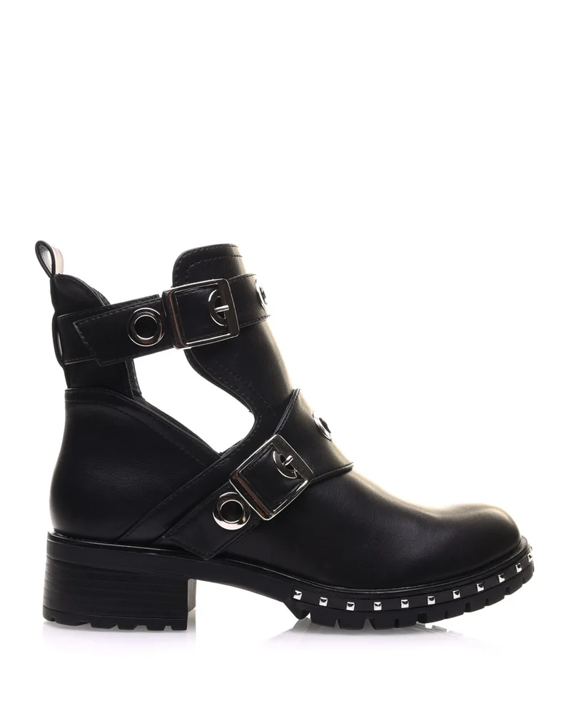 Bottines noires plates ajourées œillets