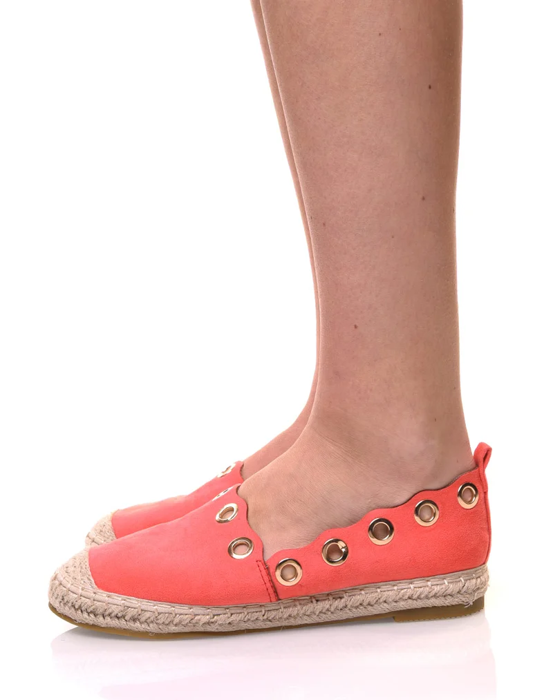 Espadrilles rouges à œillets