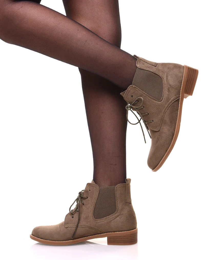 Bottines vertes en suédines et à lacets