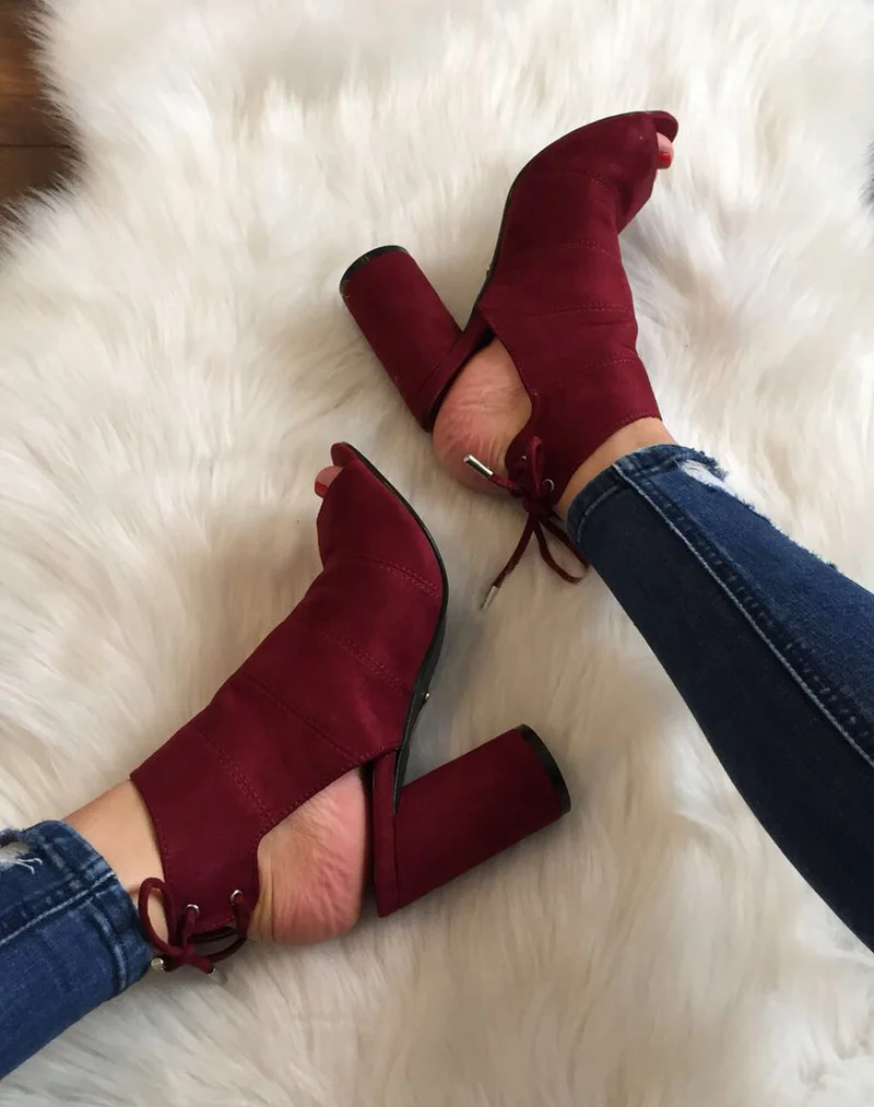 Sandales bordeaux en suédine à talons ronds