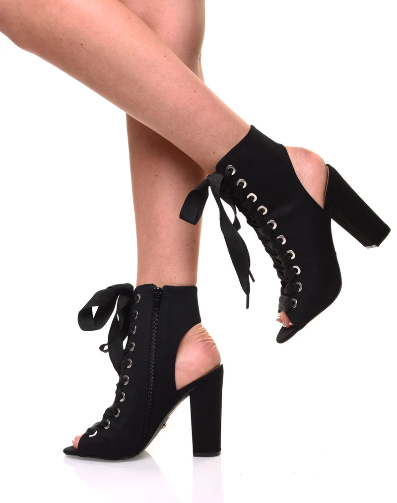 Sandales noires en suédine à lacets et bout ouvert