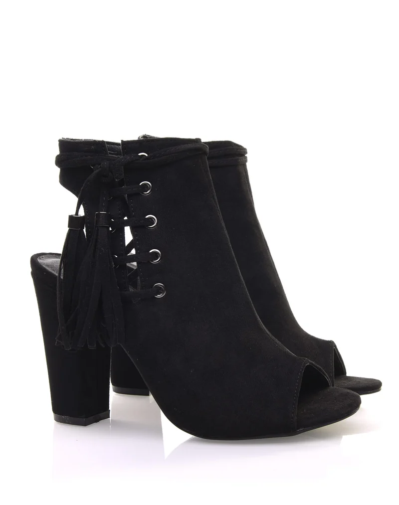 Sandales noires en suédines à lacets et pompons