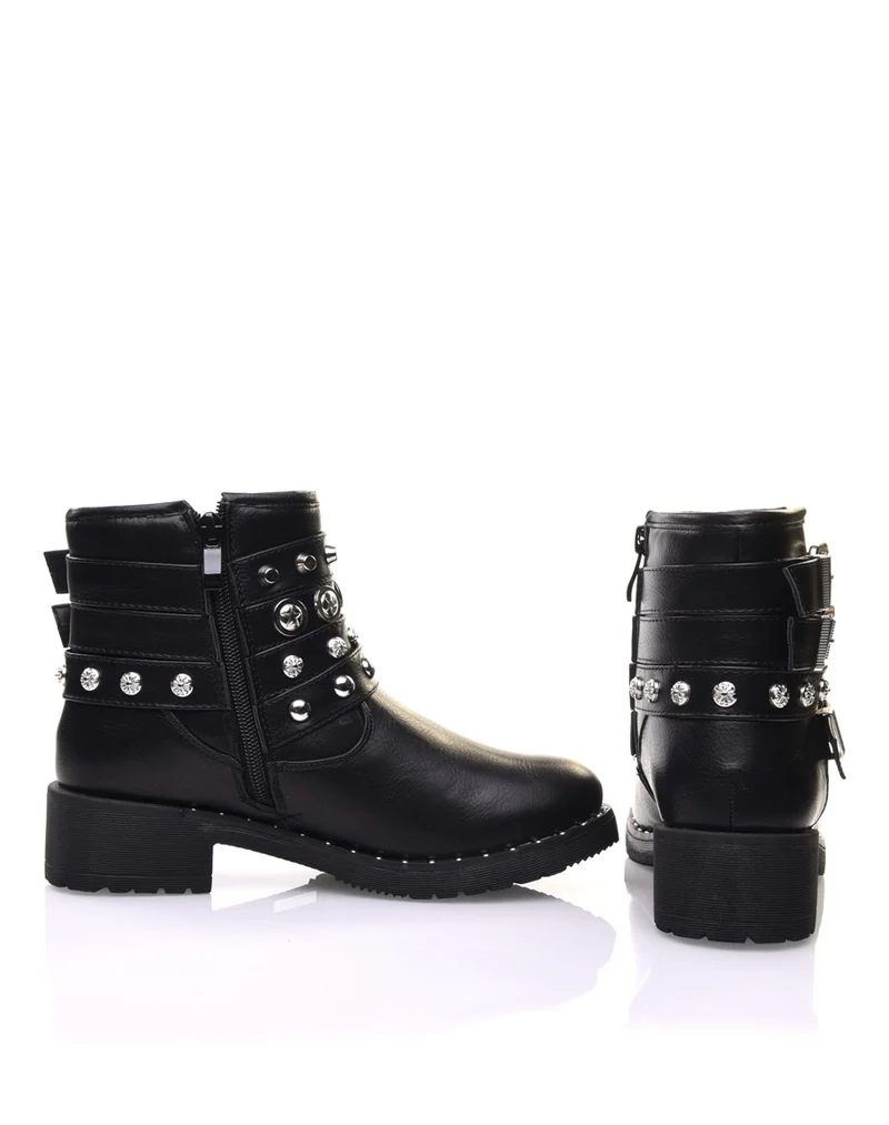 Bottines noires avec différentes lanières cloutées