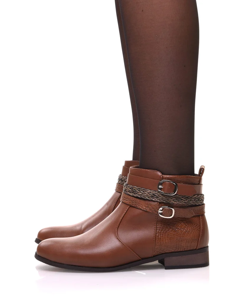 Bottines camel effet croco et lanières décoratives