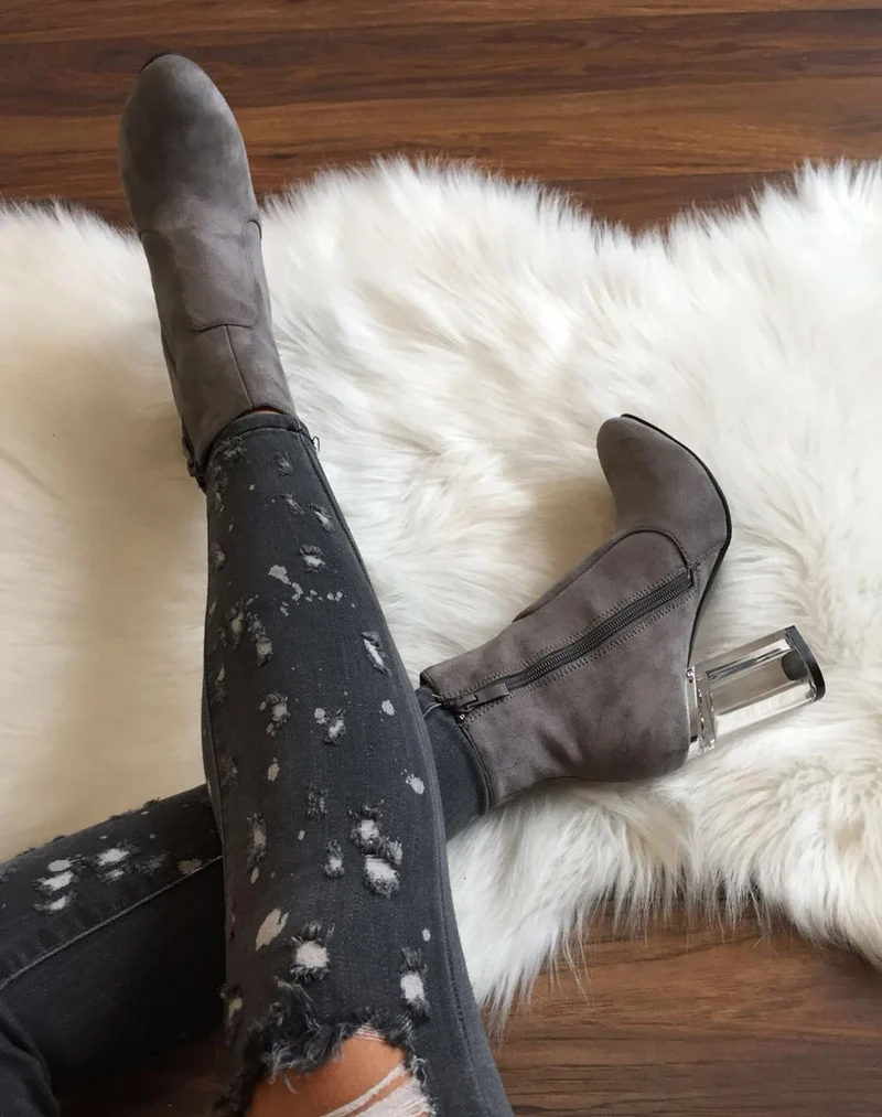 Bottines grises suédine à talons transparents