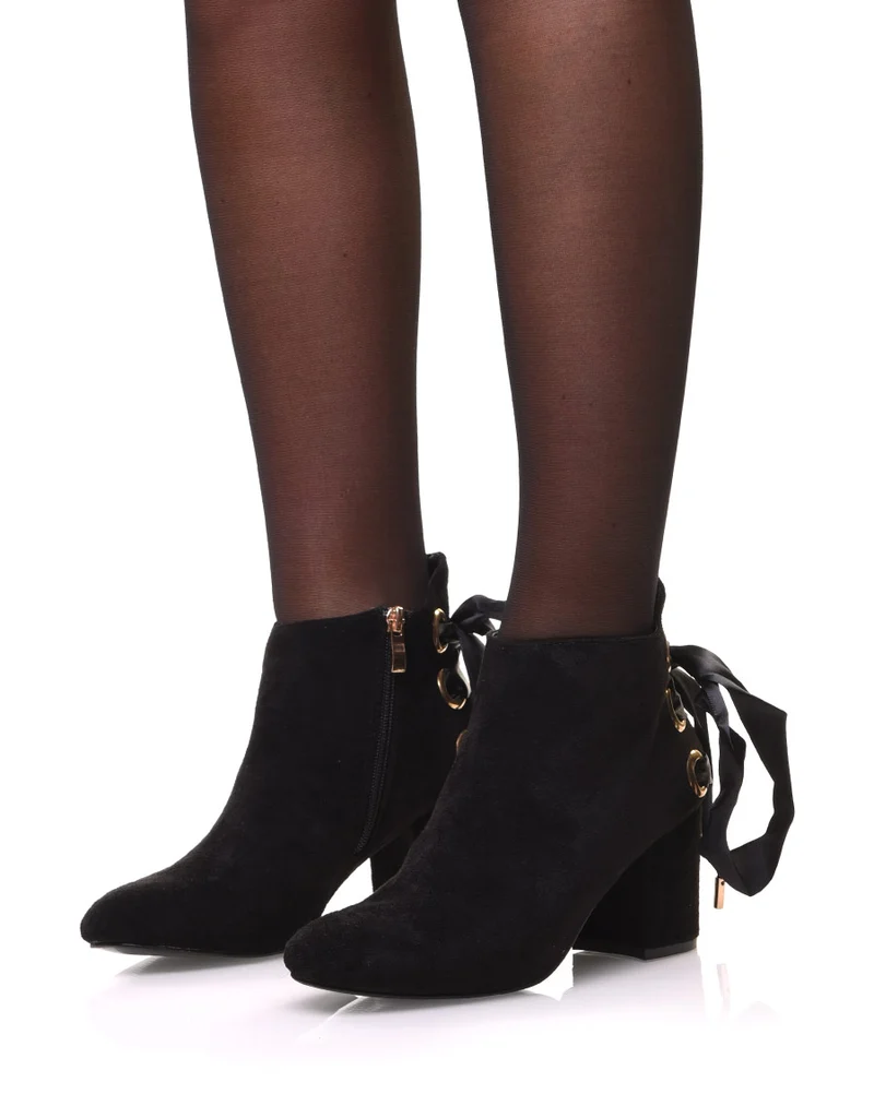 Bottines noires talons mi hauts lacets en satin