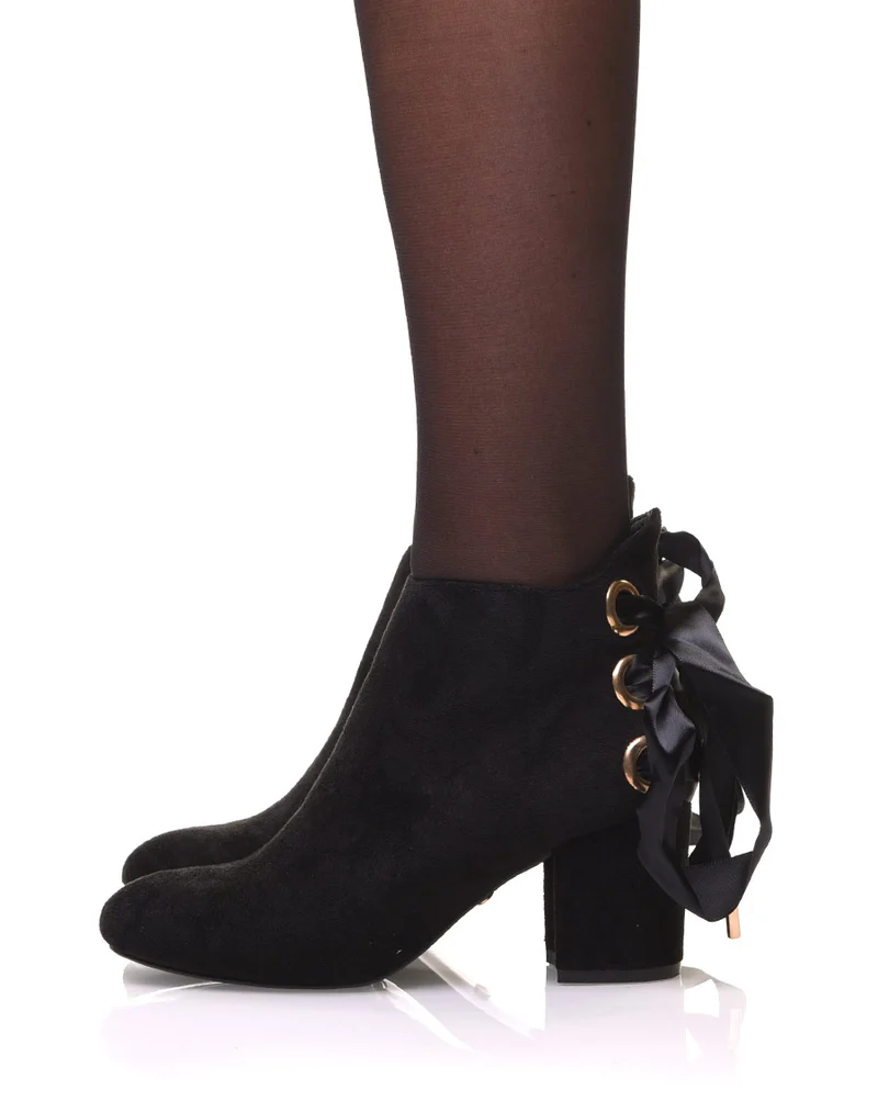 Bottines noires talons mi hauts lacets en satin
