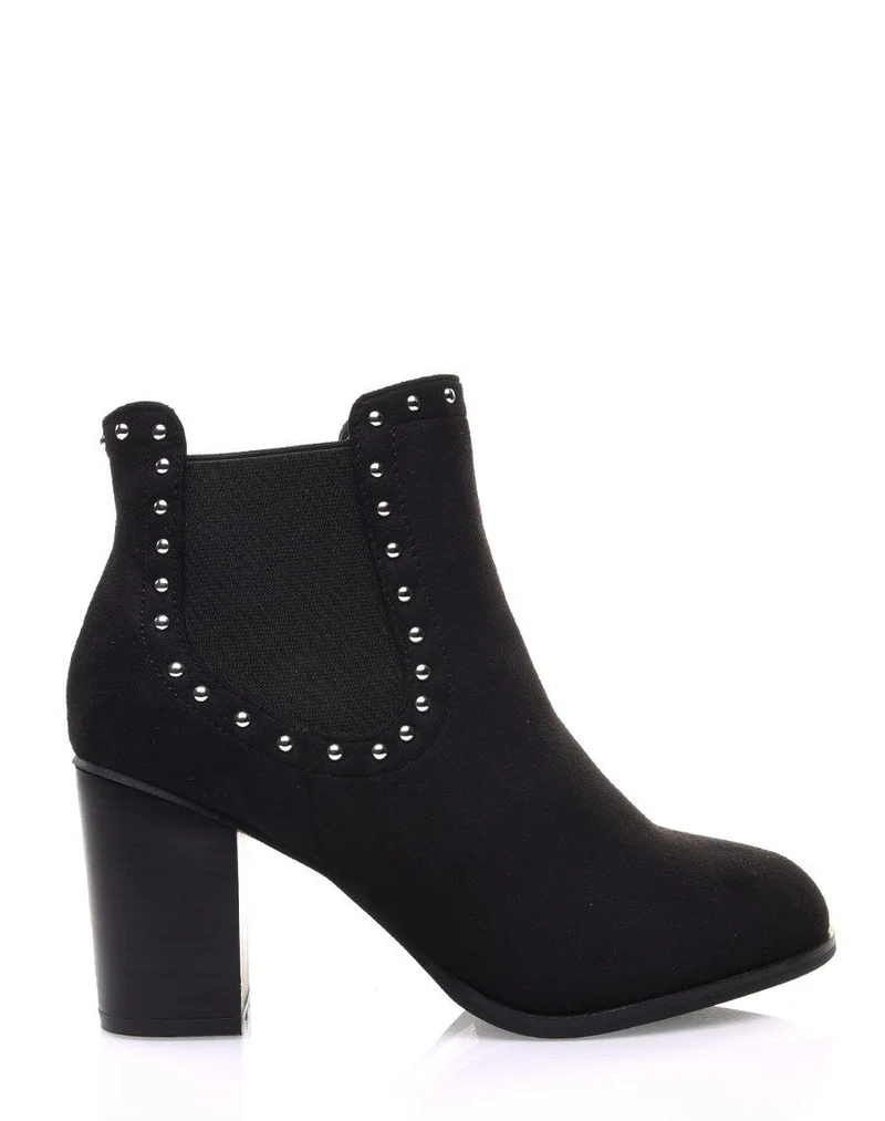 Chelsea boots noirs ornés de clous et à talons