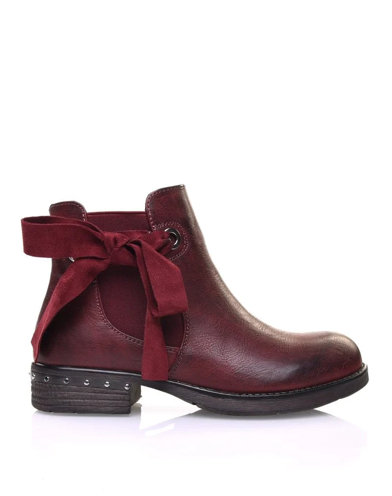 Bottines bordeaux à noeud et oeillets