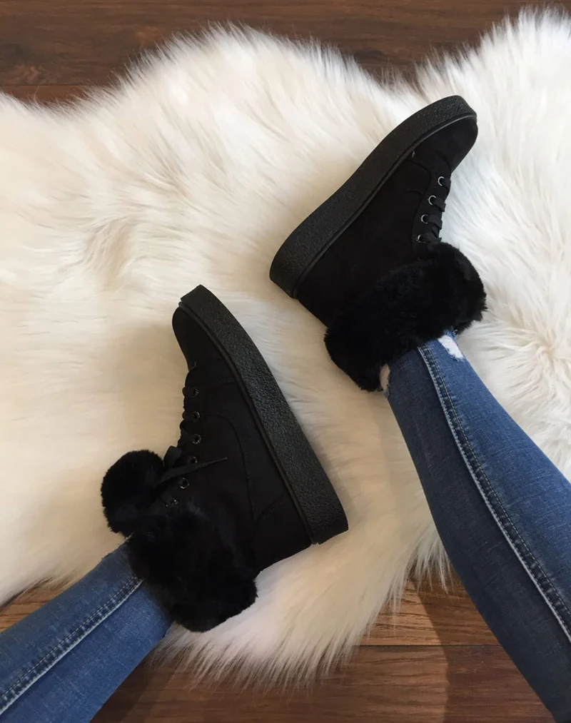 Chaussures noires montantes fourrées