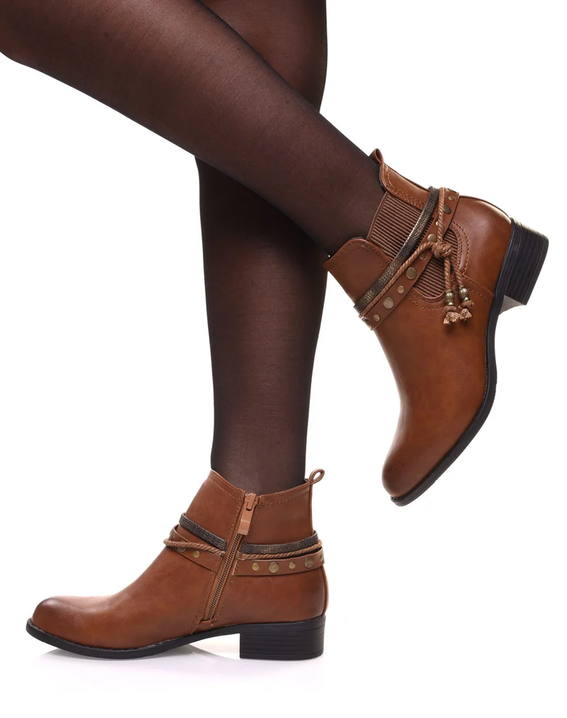 Bottines plates camel avec différentes lanières