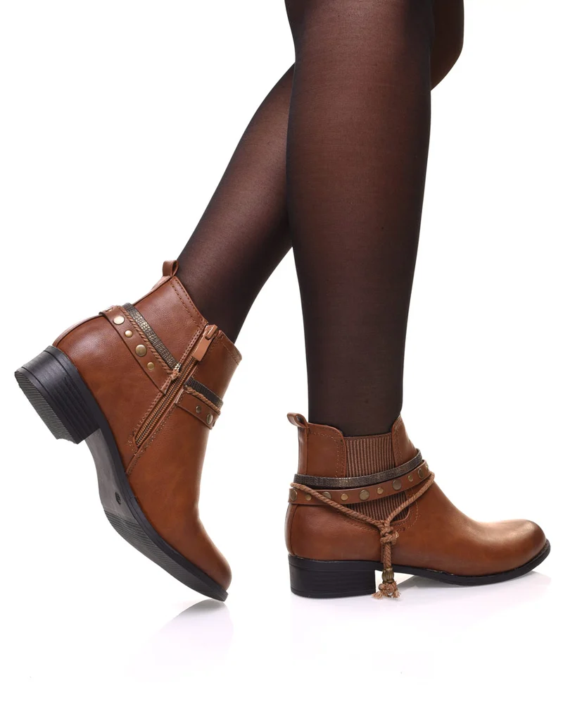Bottines plates camel avec différentes lanières