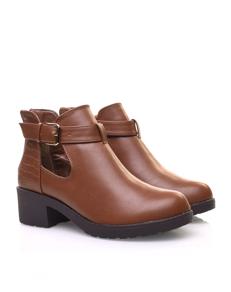 Bottines camel ajourées à petit talon et boucle