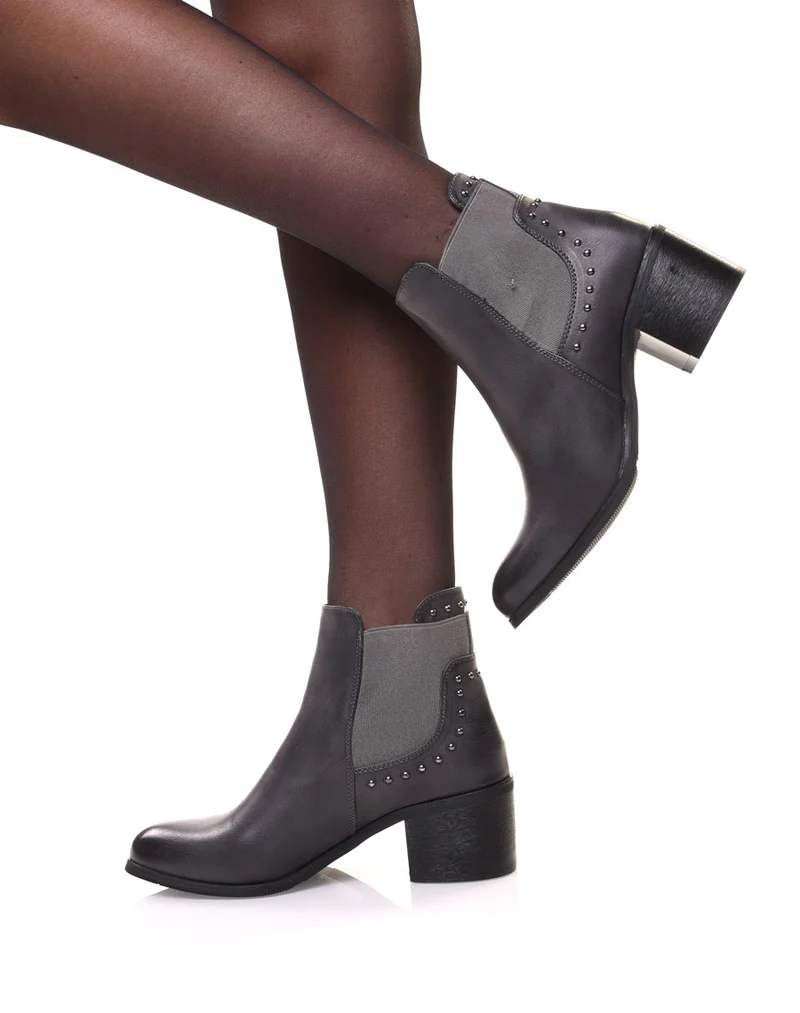 Chelsea boots grises cloutés à petits talons