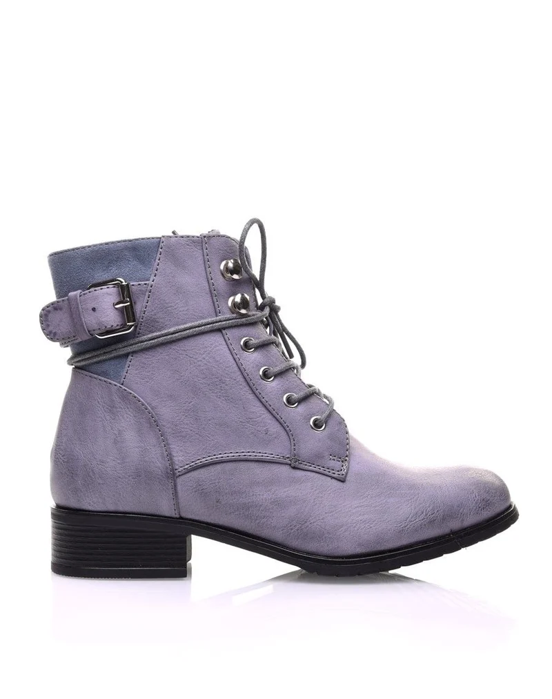 Bottines bleues à oeillets