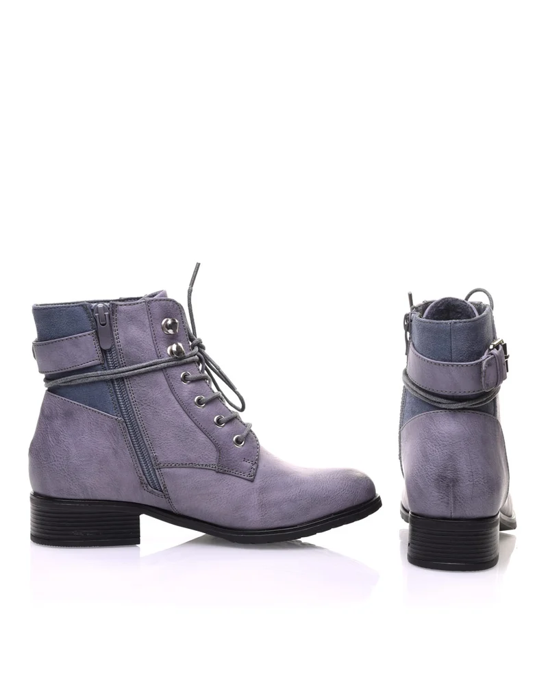 Bottines bleues à oeillets