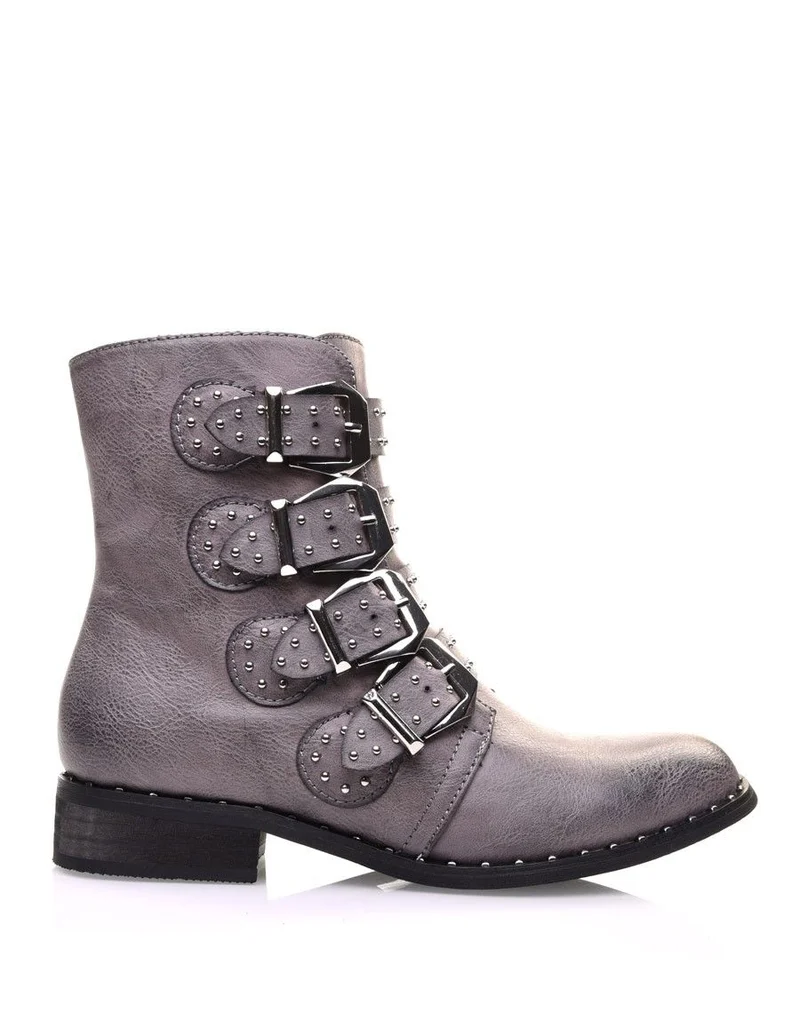 Bottines à brides grises ornées de clous