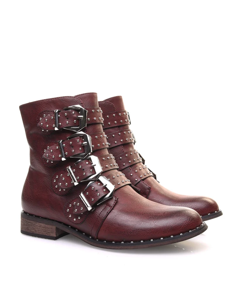 Bottines à brides bordeaux ornées de clous