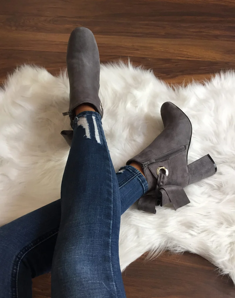 Bottines grises à n?ud