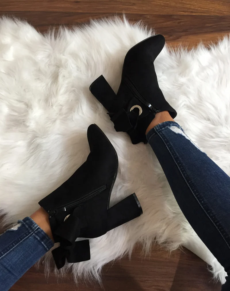 Bottines noires à n?ud