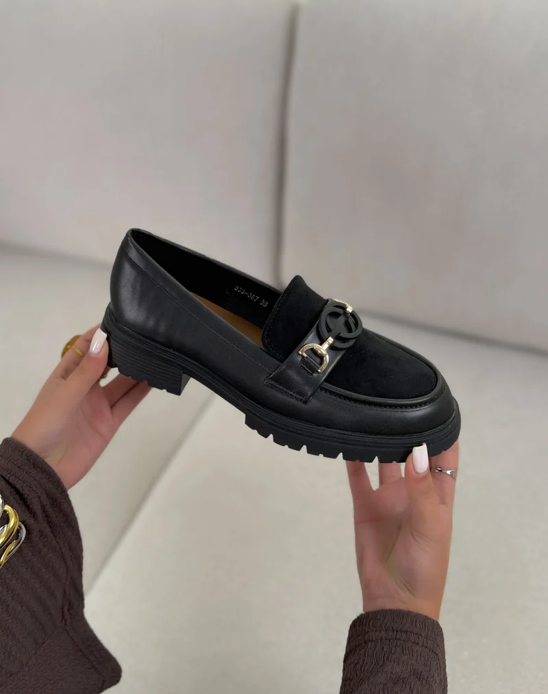 Mocassins femme noirs tendance bi-matière à détail mat et doré