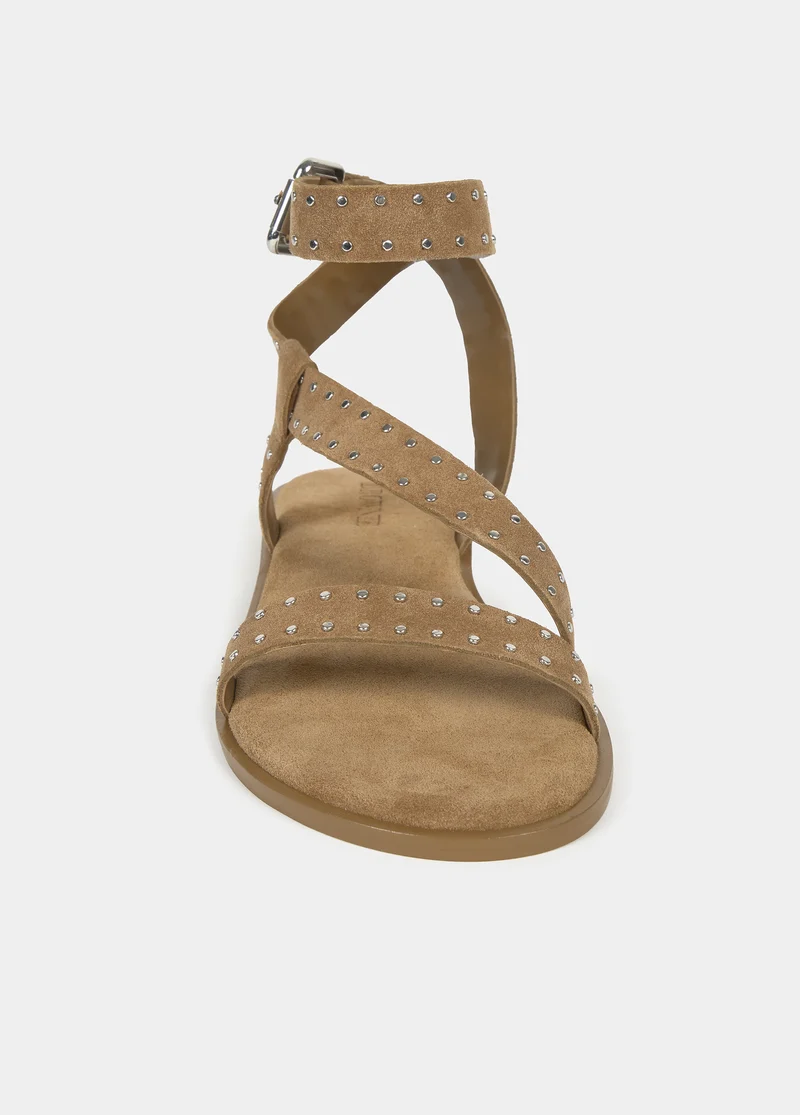 Flat strap sandals