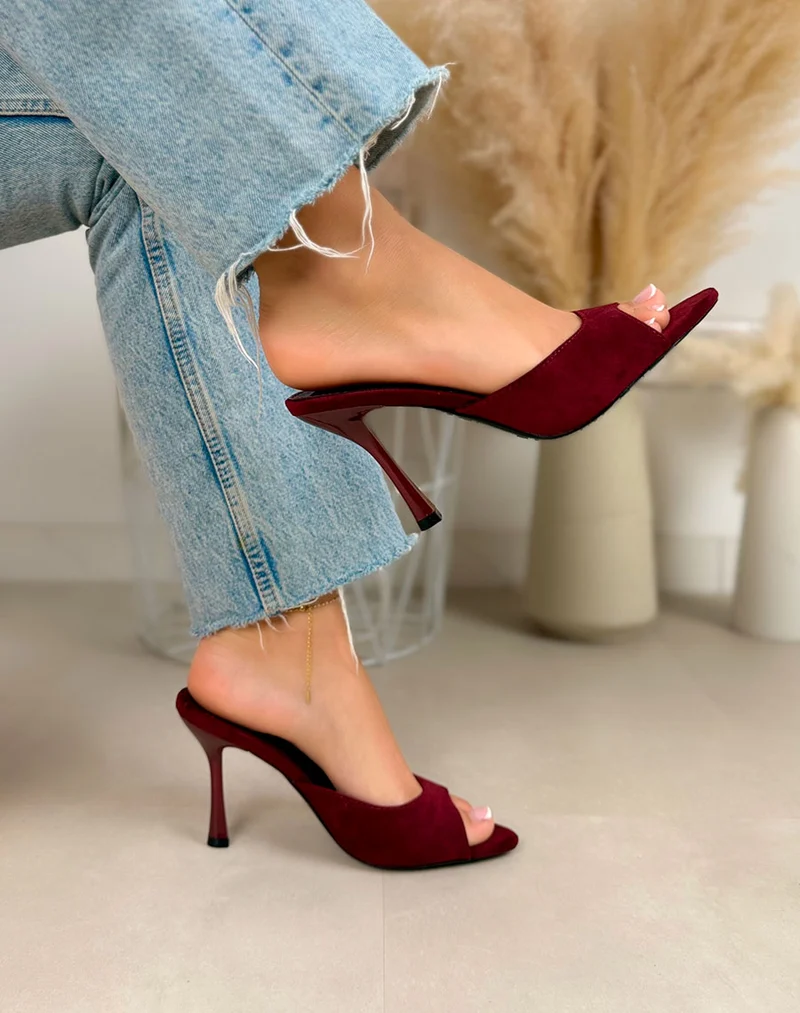 Sandales femme bordeaux élégantes en suédine à talon aiguille