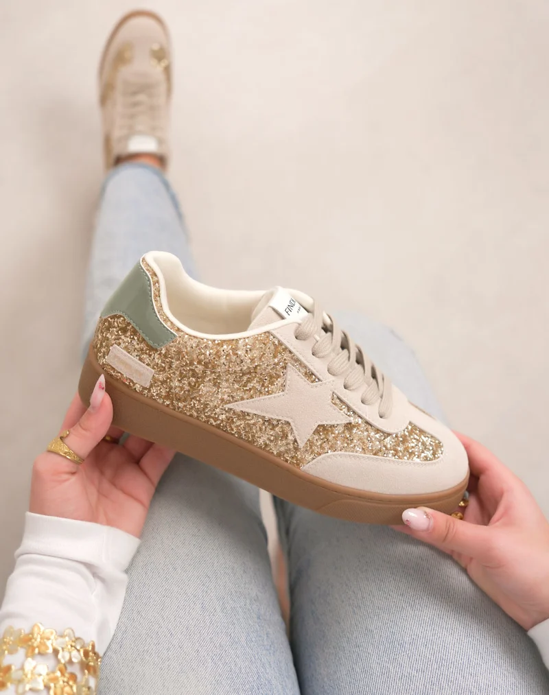 Basket femme beige tendance à plateforme marron avec paillettes dorées et étoile suédine