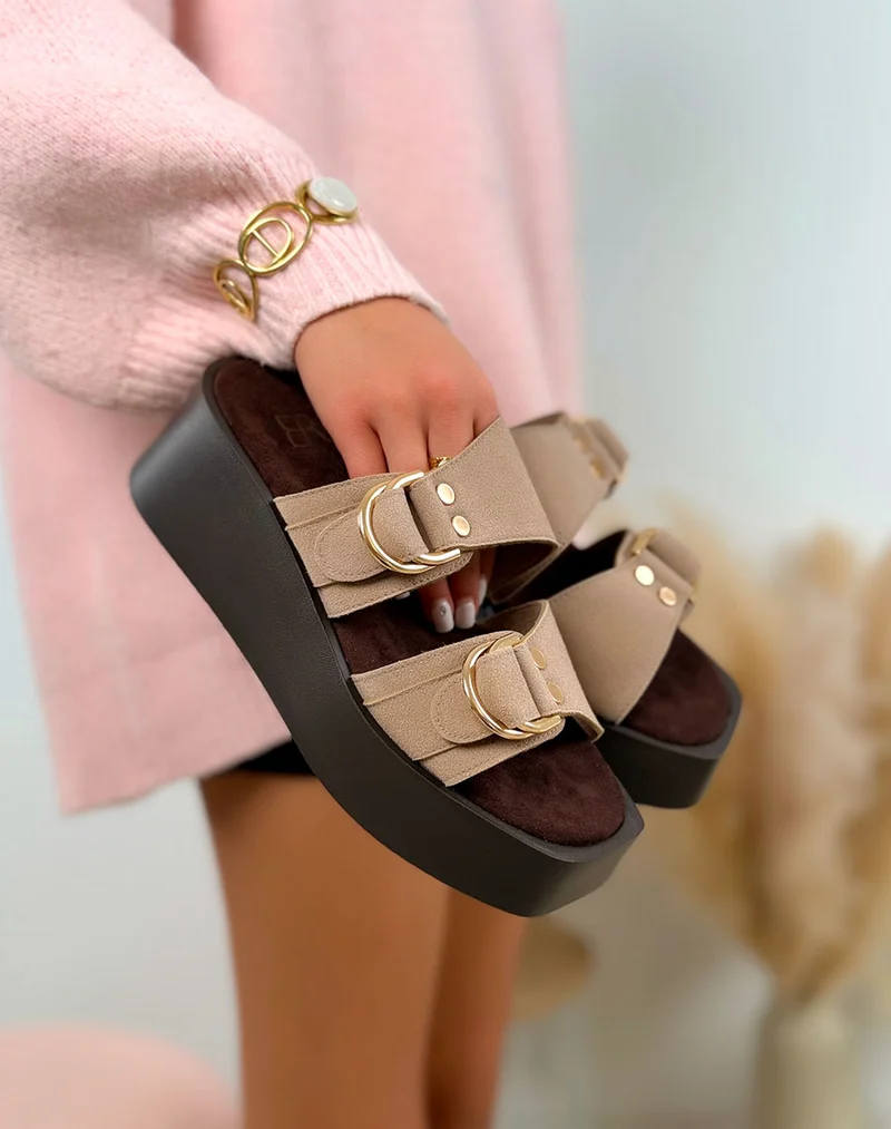 Mules taupe à plateforme compensée et double brides en suédine