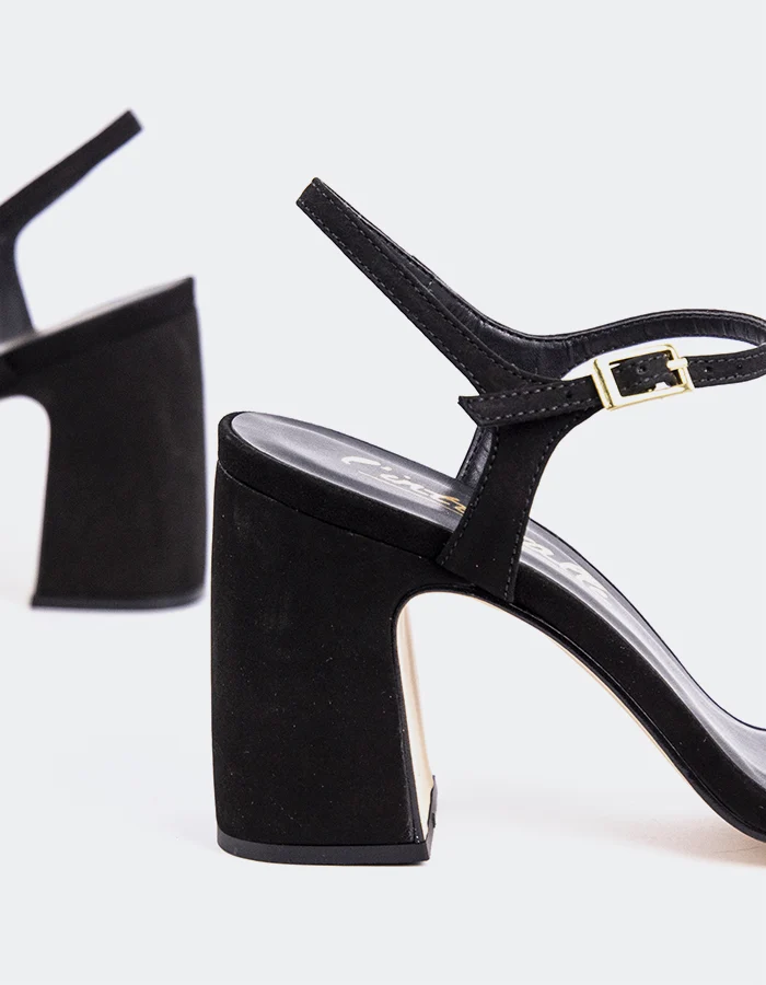 Daffy Black Nubuck